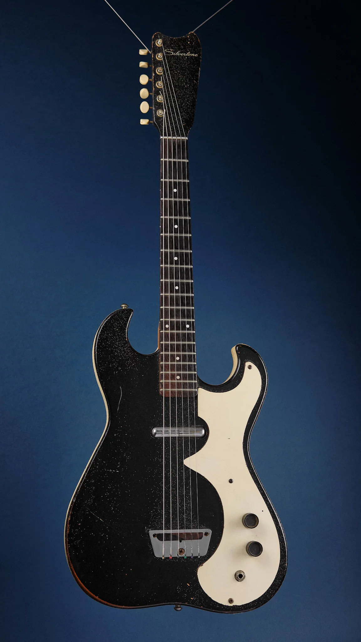 1960s Silvertone 1448 'Amp-in-Case' Black - Image 4
