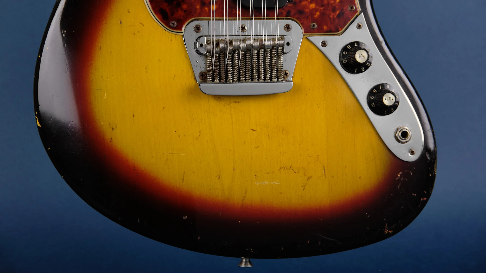 1966 Fender Electric XII Sunburst - Image 10
