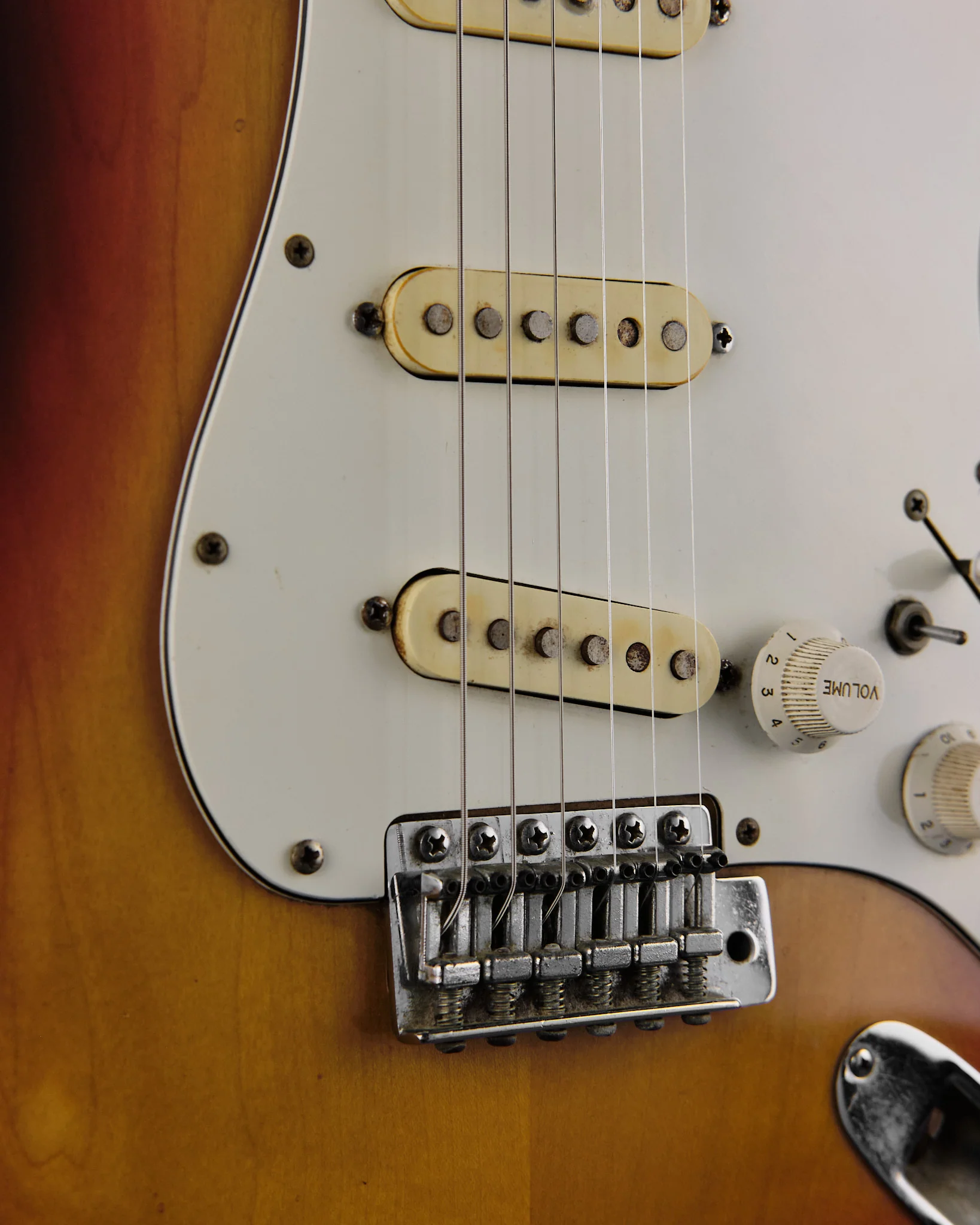 1970s Greco Super Sounds Sunburst - Image 11