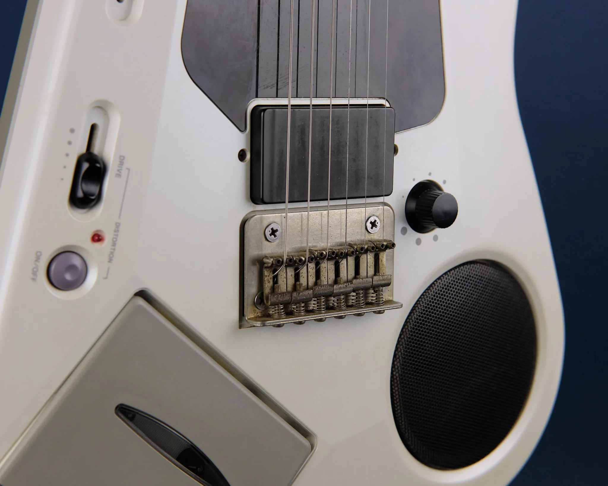1980s Casio EG-5 Cassette Guitar White - Image 9