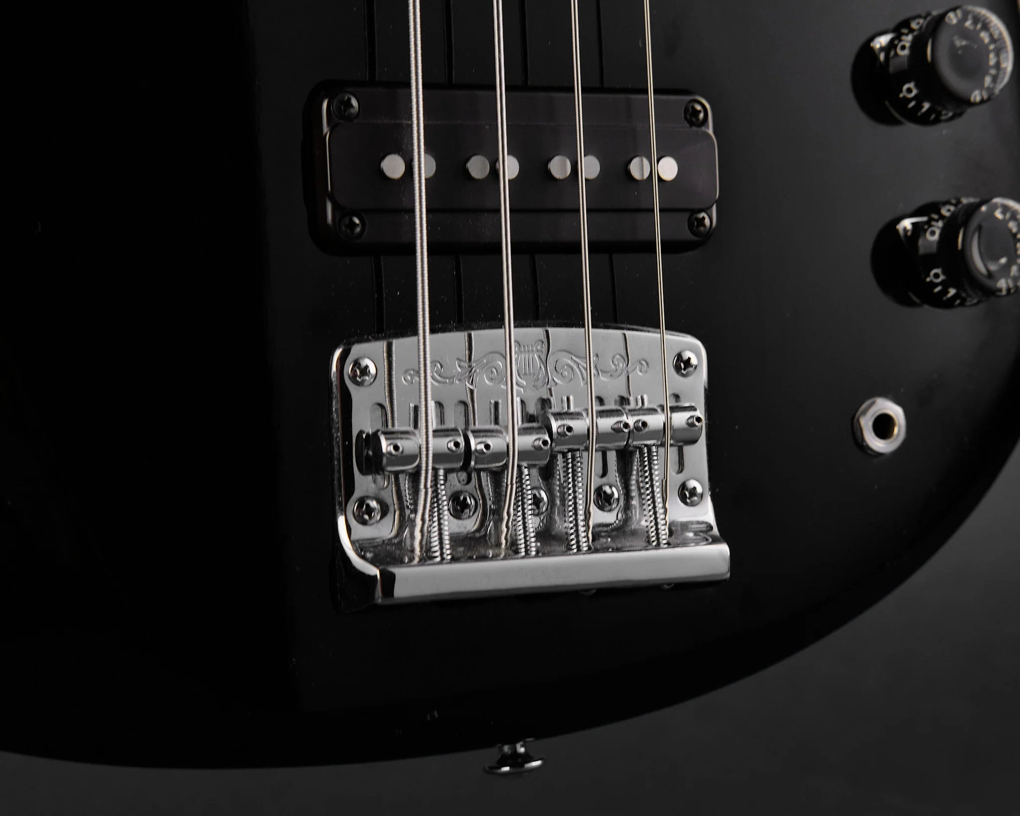 1980s Yamaha SuperBass 500S Black - Image 9